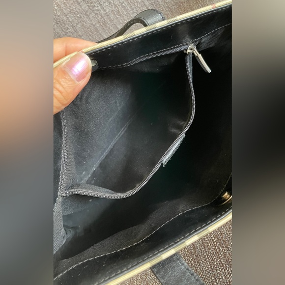 Authentic Burberry bag - Picture 15 of 16